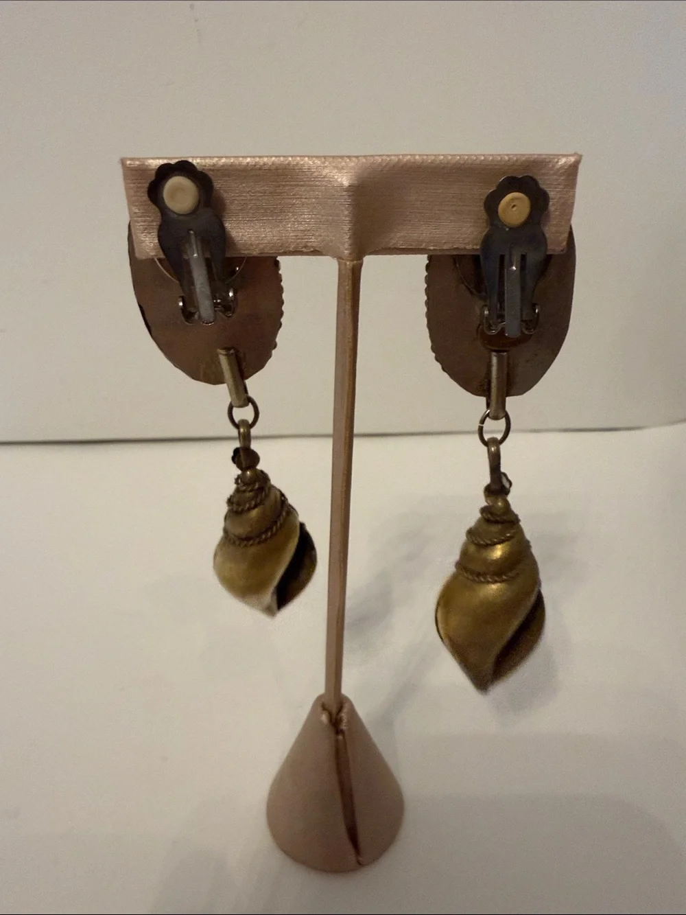 HEIDI DAUS for JIM WALTERS VINTAGE EARRINGS CLIP BRASS SHELL OVAL BONE BEZEL